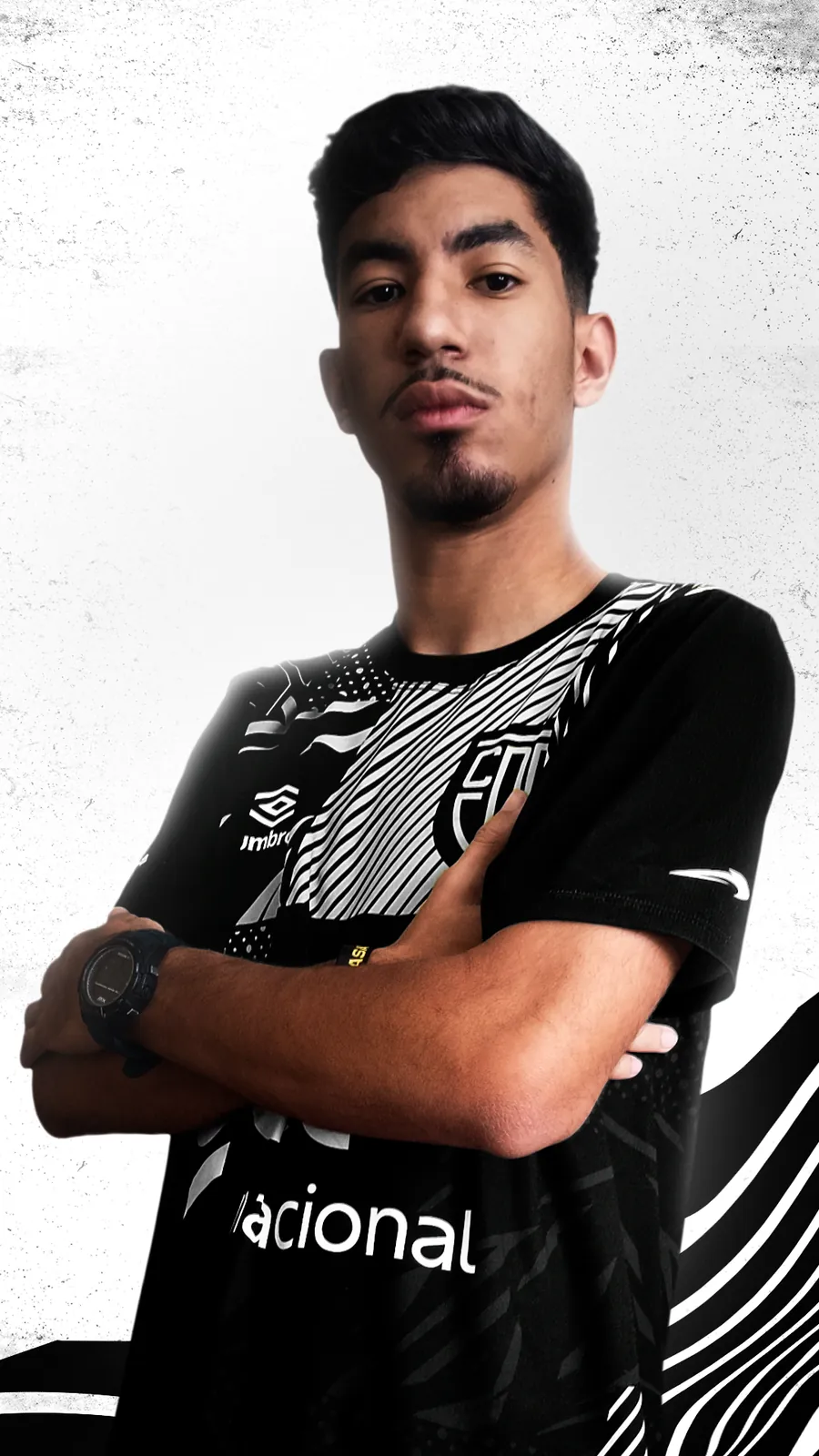 Isaías, professor de futevôlei, de braços cruzados